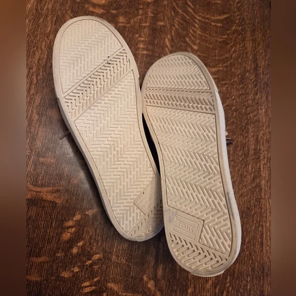 TOMS Sunrise Blush Suede Tassel Slip On Mule Sneakers (7) - Picture 4 of 16